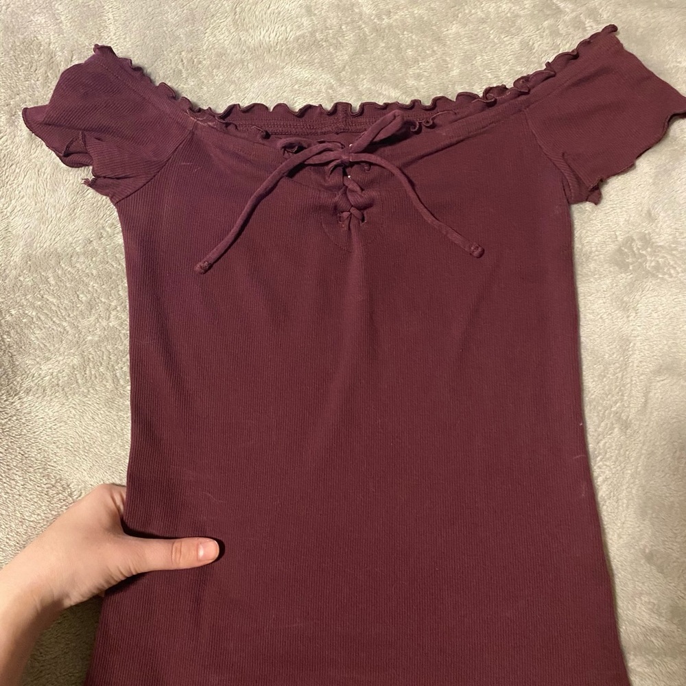 Maroon Aeropostale women’s small form fitting shirt